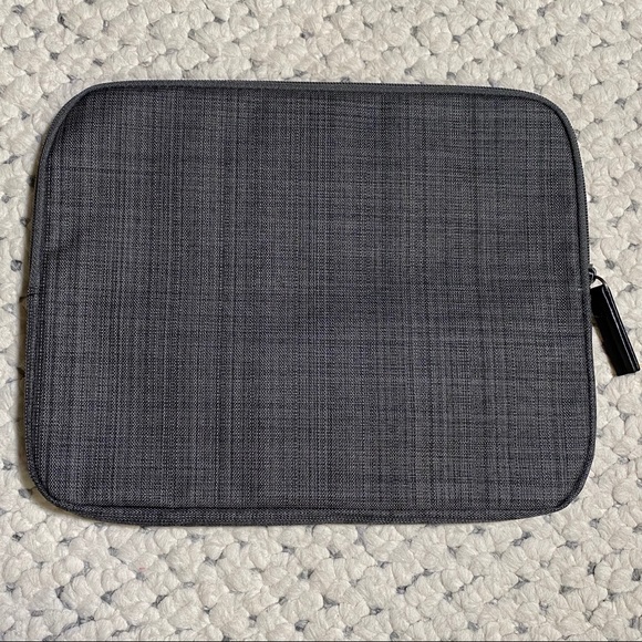 JOHN VARVATOS iPad padded case tech NWT sleeve 12 - Picture 5 of 8